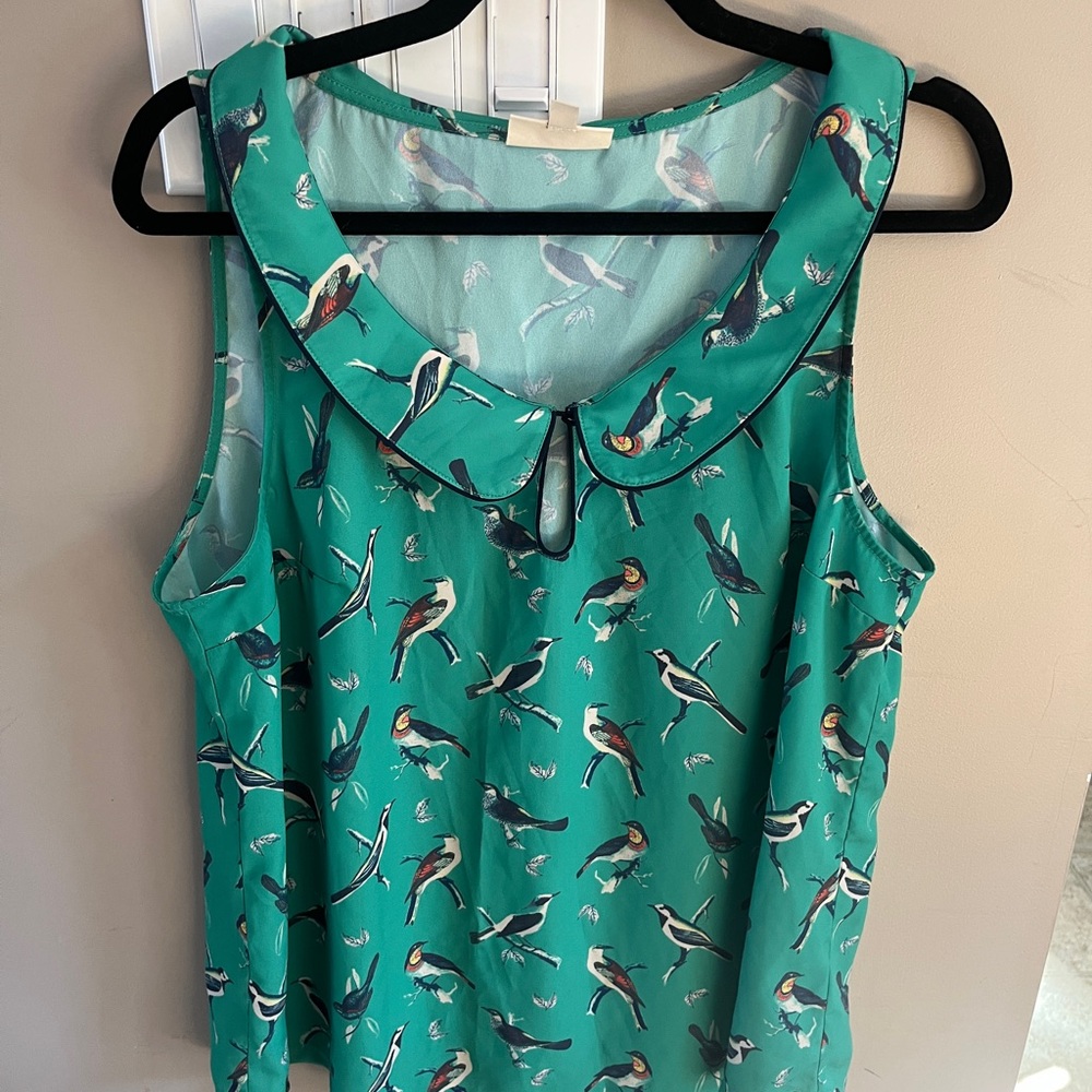 Modcloth Peter Pan Collar Green Bird Print sleeveless Blouse